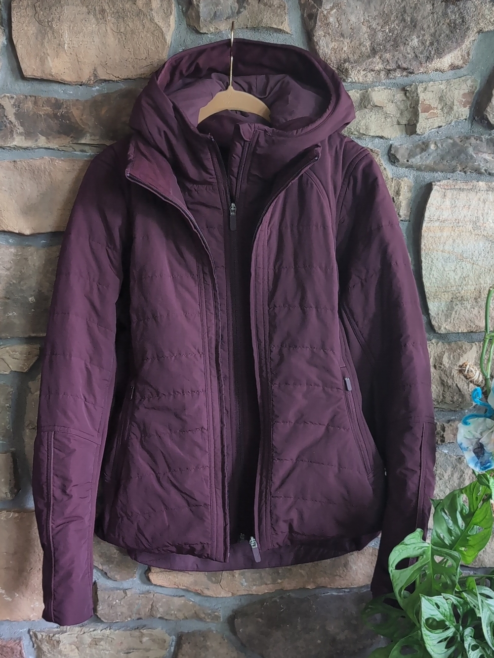 Lululemon Another Mile Jacket 8 Quilted Insulated Cassis - Picture 15 of 16